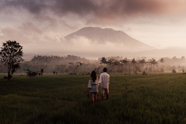 deka ayu & febri adventurous pre wedding photoshoo